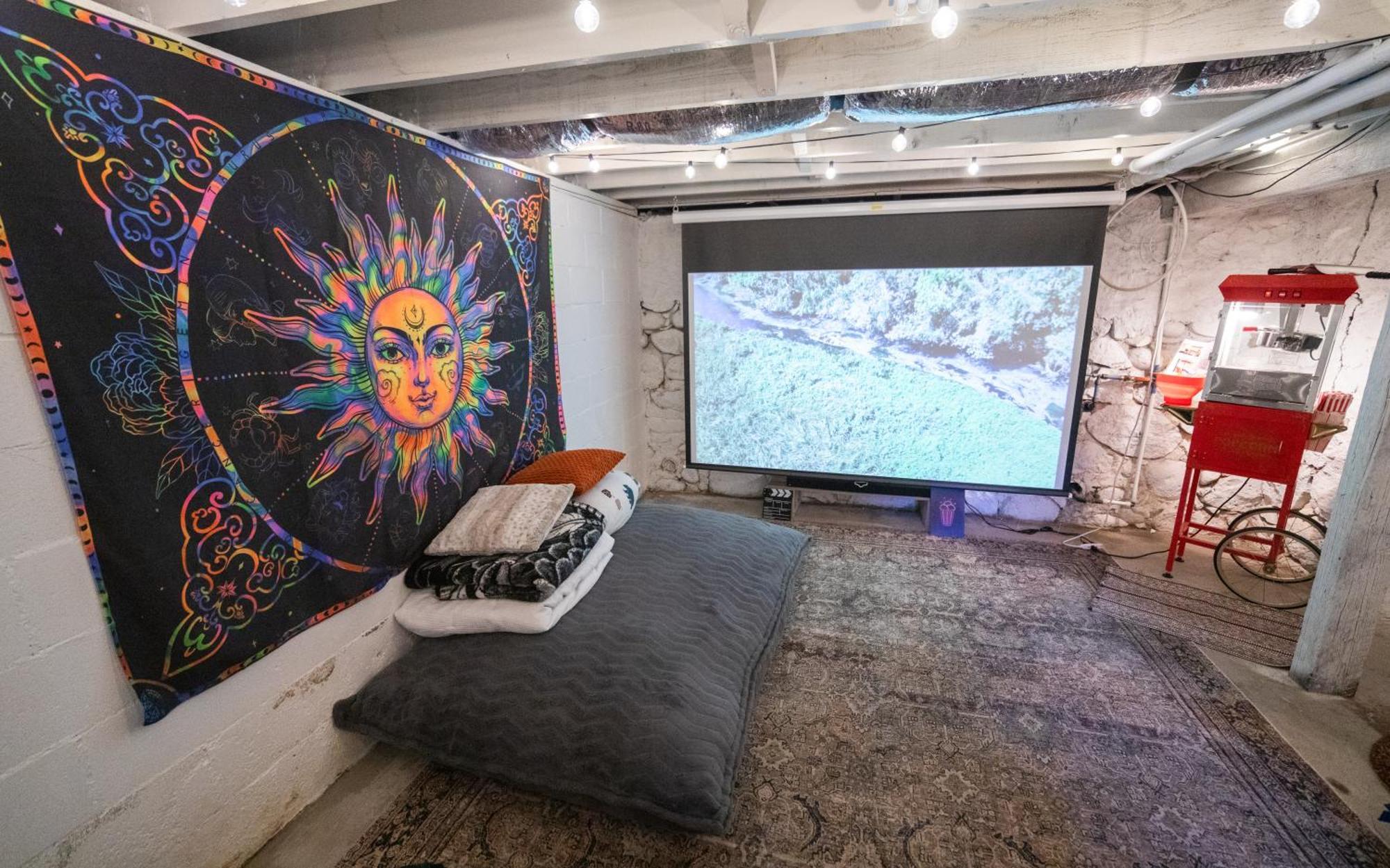 Reno'S Biggest Little House - Cozy Home Theatre Exterior foto
